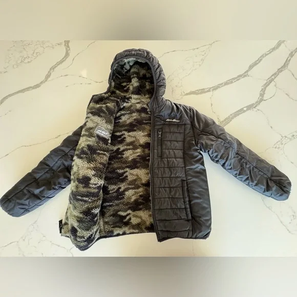 2 Puffer Jackets Size 9-10 - Picture 6 of 7